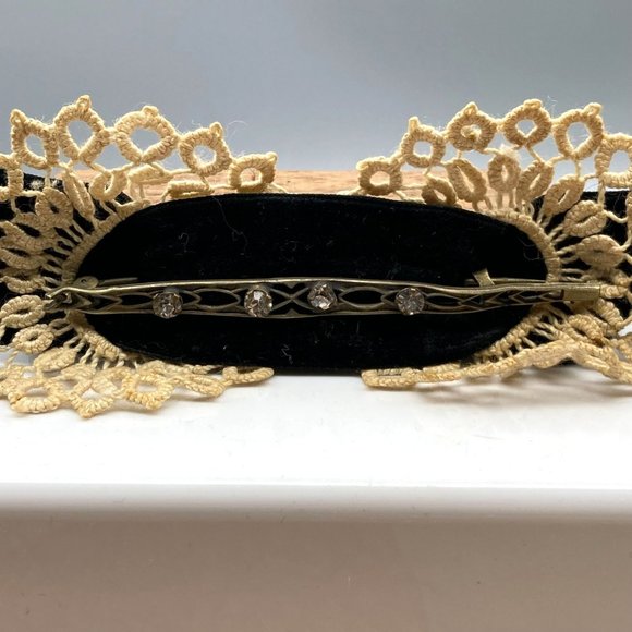 Victorian Mourning Bar Brooch with Velvet Ribbon and Lace, Long Crystal Lapel - Picture 5 of 5